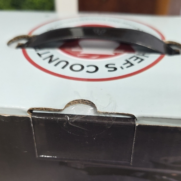 Chef's Counter Round Covered Casserole - Blue Unique Reactive Glaze - Picture 5 of 5